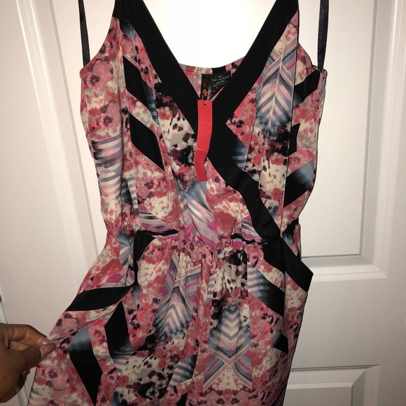 Adorable romper - Picture 3 of 5